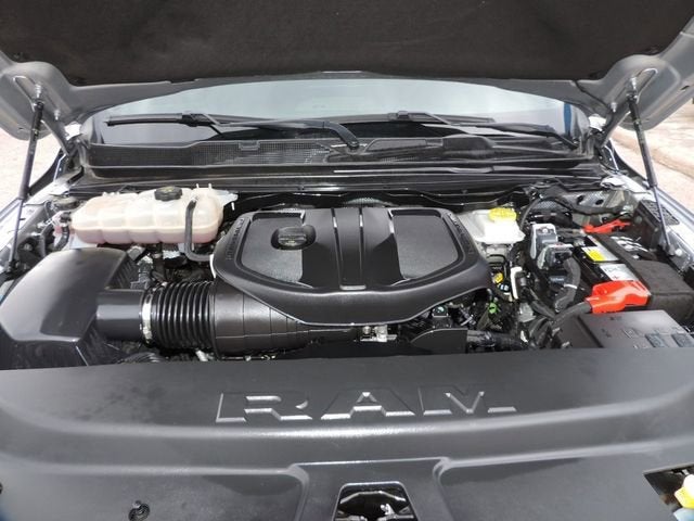 2025 RAM 1500 Lone Star Crew Cab 4x4 5'7" Box