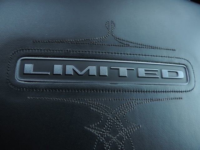 2022 RAM 1500 Limited Crew Cab 4x4 5'7" Box