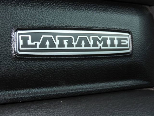 2022 RAM 1500 Laramie Crew Cab 4x4 5'7" Box
