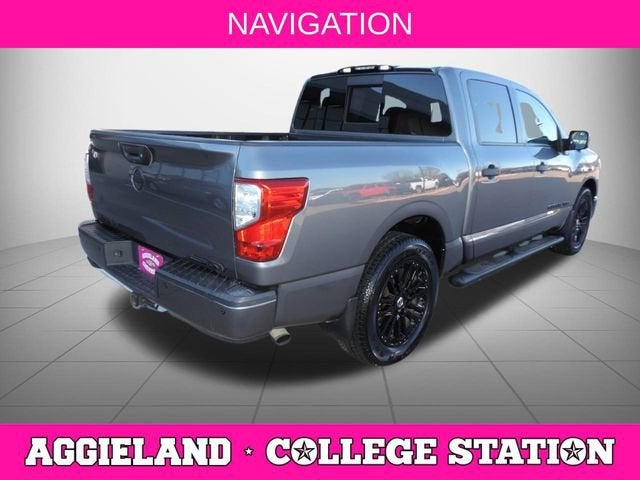 2018 Nissan TITAN SV