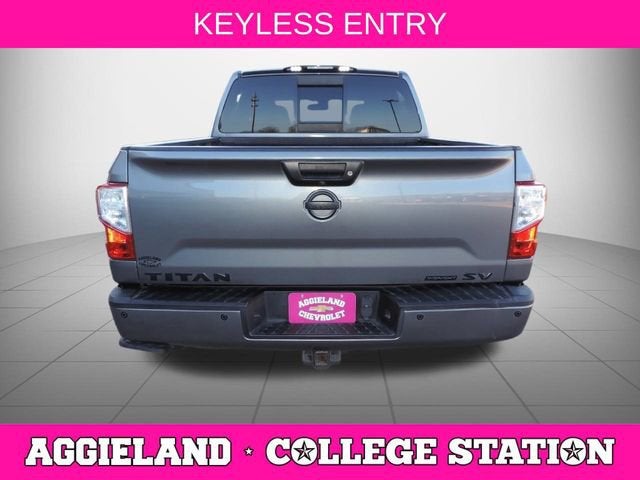 2018 Nissan TITAN SV