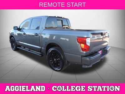 2018 Nissan TITAN SV