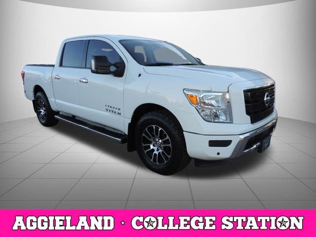 2021 Nissan TITAN Crew Cab SV 4x4