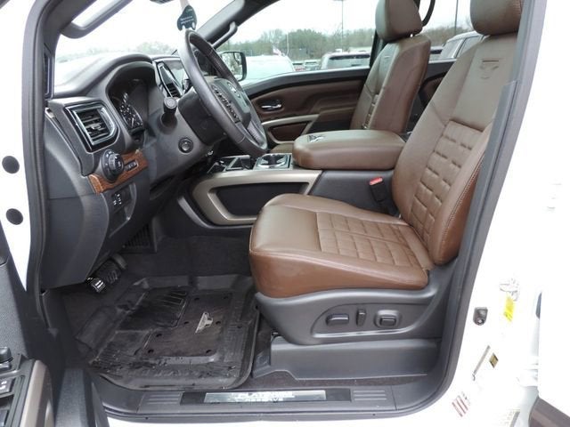 2023 Nissan TITAN Crew Cab Platinum Reserve 4x4