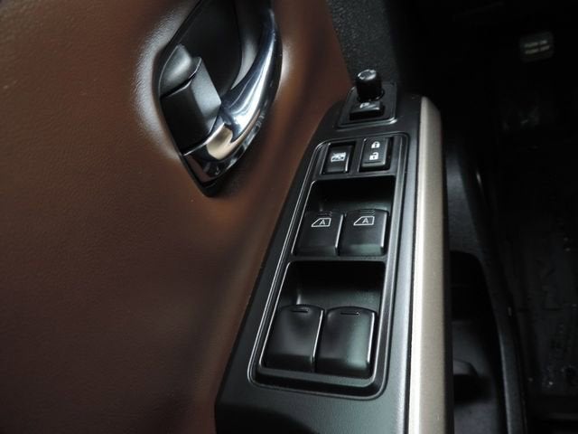 2023 Nissan TITAN Crew Cab Platinum Reserve 4x4