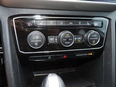 2022 Volkswagen Atlas Cross Sport 3.6L V6 SEL Premium R-Line