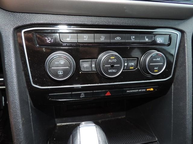 2022 Volkswagen Atlas Cross Sport 3.6L V6 SEL Premium R-Line