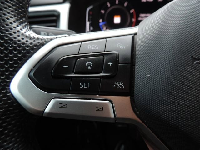2022 Volkswagen Atlas Cross Sport 3.6L V6 SEL Premium R-Line