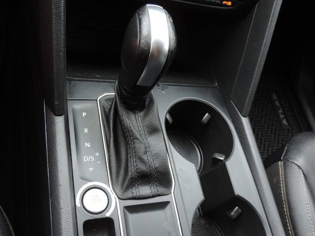 2021 Volkswagen Atlas 3.6L V6 SE w/Technology R-Line