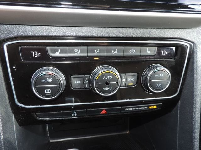 2023 Volkswagen Atlas Cross Sport 2.0T SEL R-Line Black