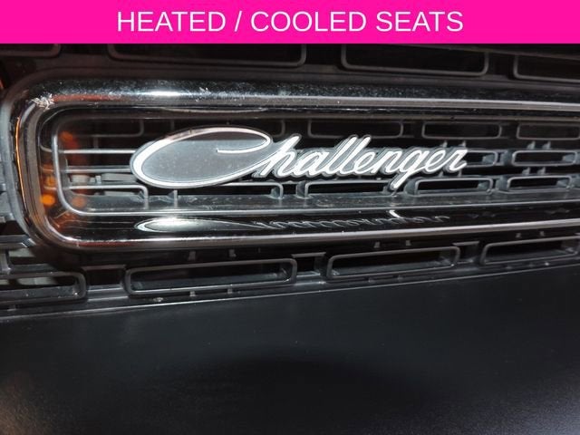 2016 Dodge Challenger 392 Hemi Scat Pack Shaker