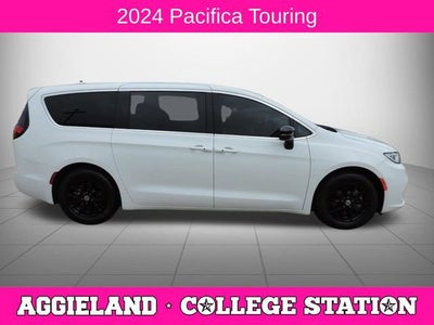 2024 Chrysler Pacifica Touring
