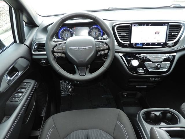 2024 Chrysler Pacifica Touring