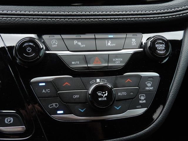 2024 Chrysler Pacifica Touring