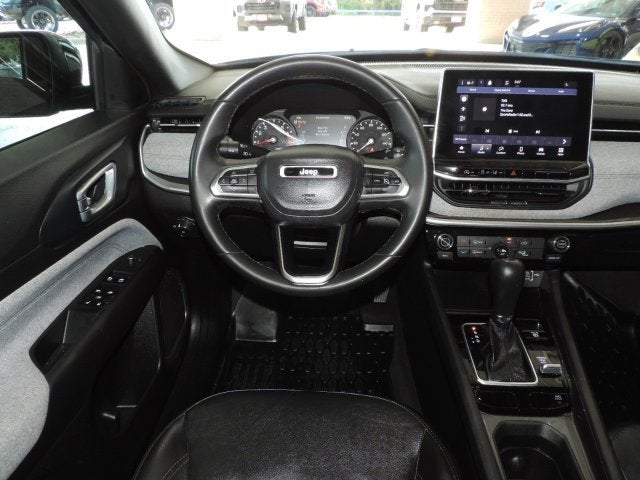 2023 Jeep Compass Latitude Lux FWD