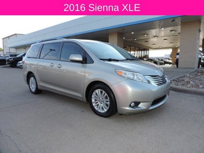 2016 Toyota Sienna XLE 8 Passenger