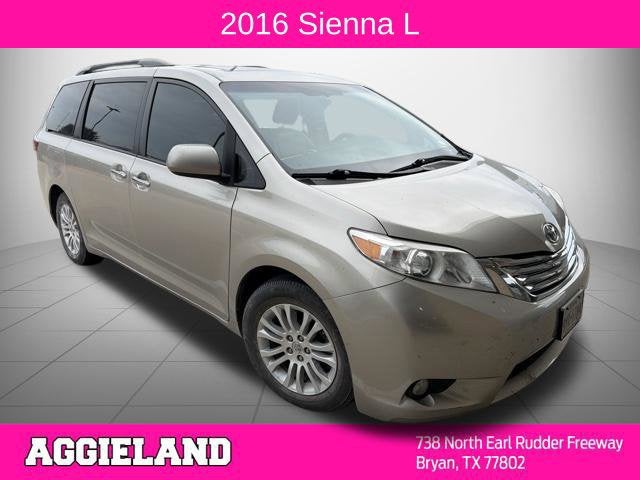 2016 Toyota Sienna XLE 8 Passenger