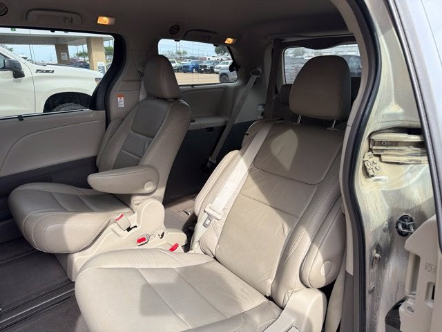 2016 Toyota Sienna XLE 8 Passenger