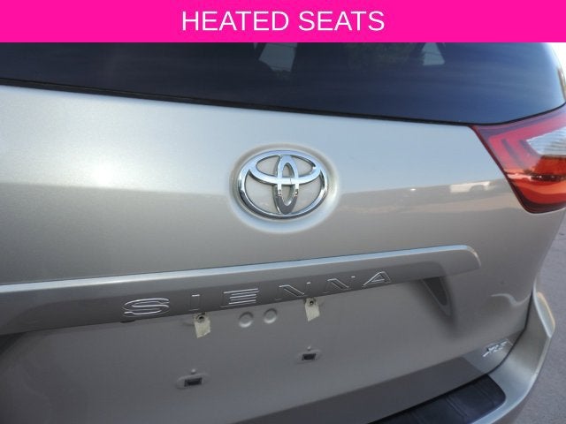2016 Toyota Sienna XLE 8 Passenger