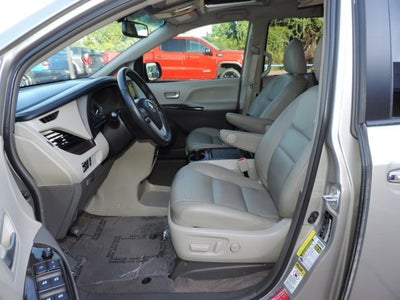 2016 Toyota Sienna XLE 8 Passenger