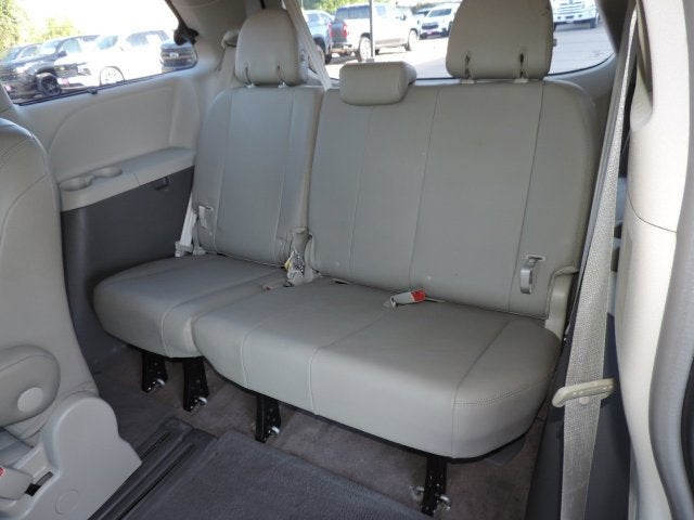 2016 Toyota Sienna XLE 8 Passenger