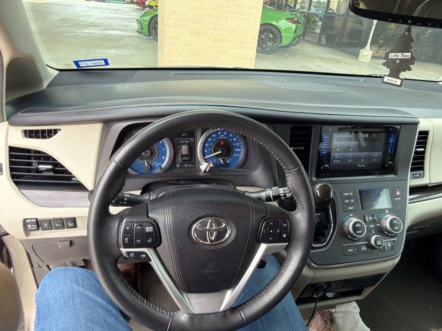2016 Toyota Sienna XLE 8 Passenger