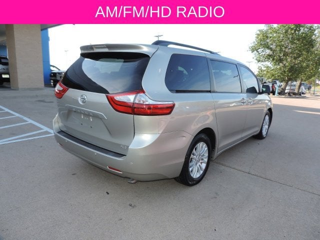 2016 Toyota Sienna XLE 8 Passenger