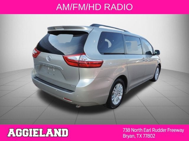 2016 Toyota Sienna XLE 8 Passenger