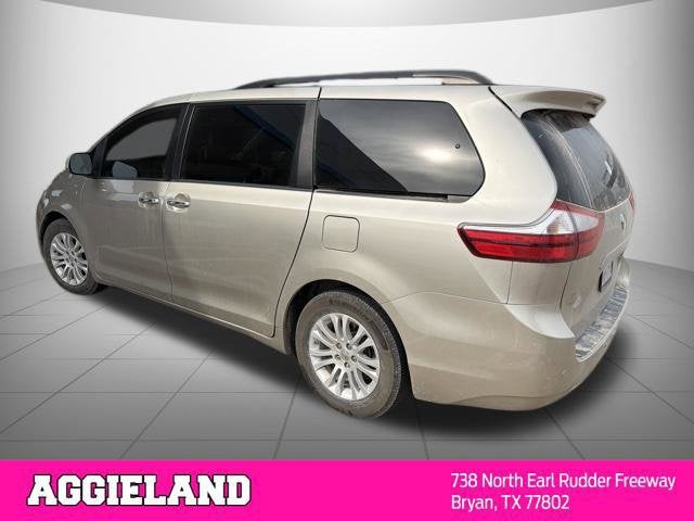 2016 Toyota Sienna XLE 8 Passenger