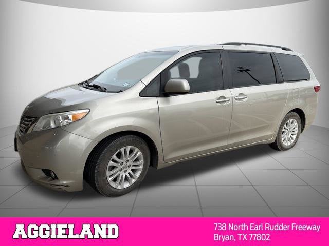 2016 Toyota Sienna XLE 8 Passenger
