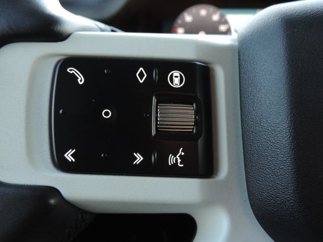 2025 Land Rover Defender 110 P300